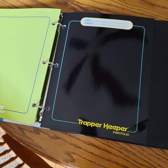 New Trapper Keeper Binder Portfolio Folder 2023 Mead Retro Moon - Picture 3 of 4